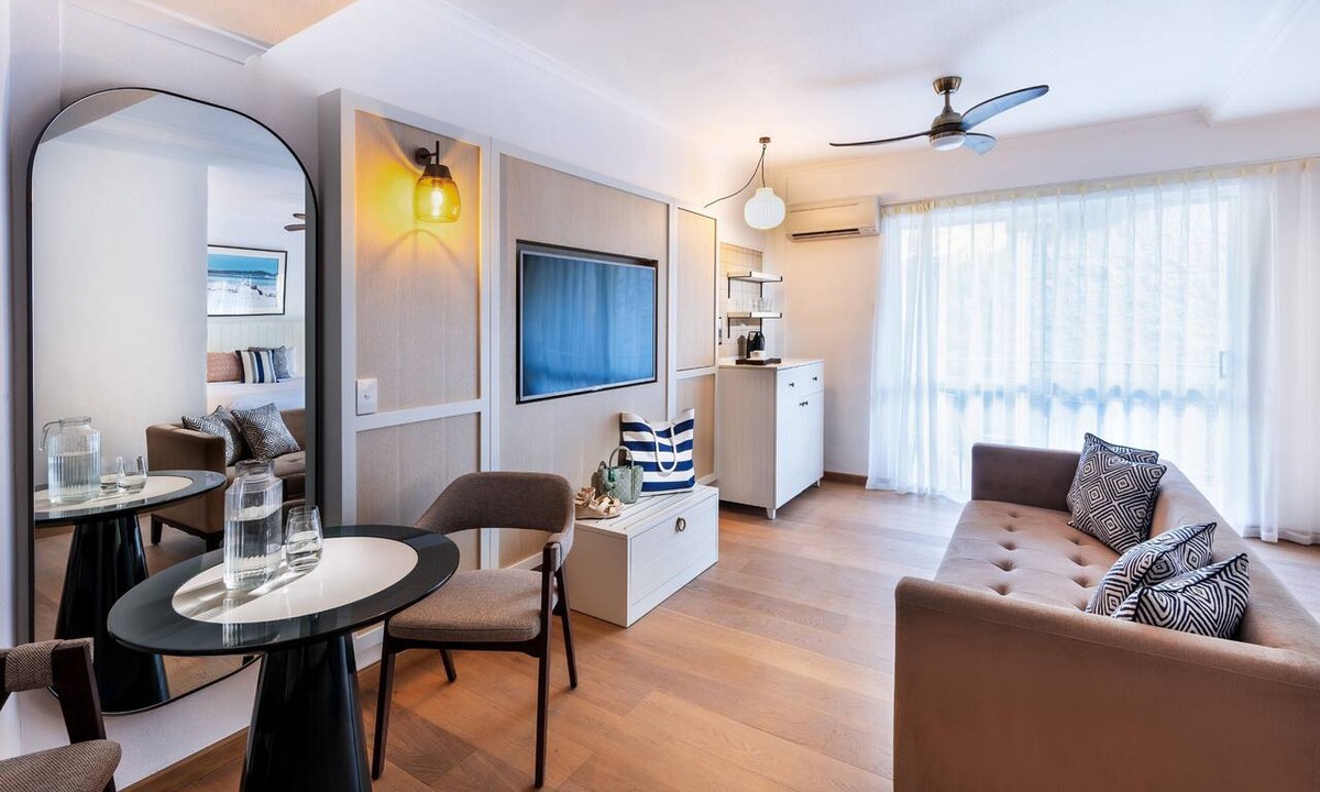 Airlie Beach Hotel | Mantra Club Croc