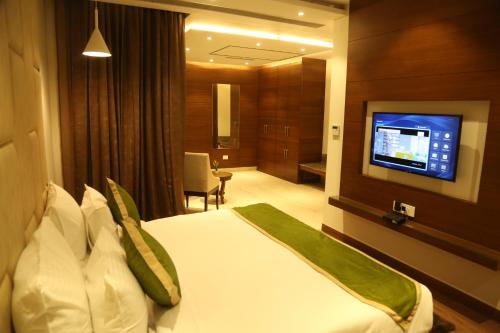 Taj Ganj Hotel | Maple Grand
