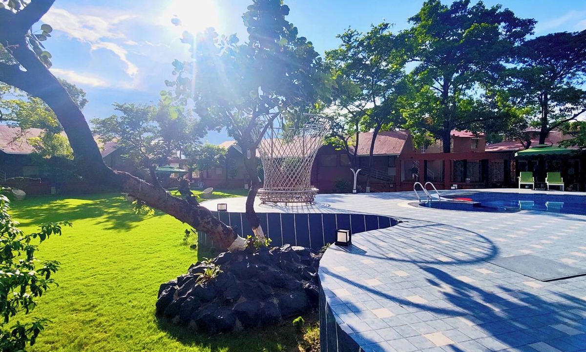 Bolpur Hotel | Mark & Meadows