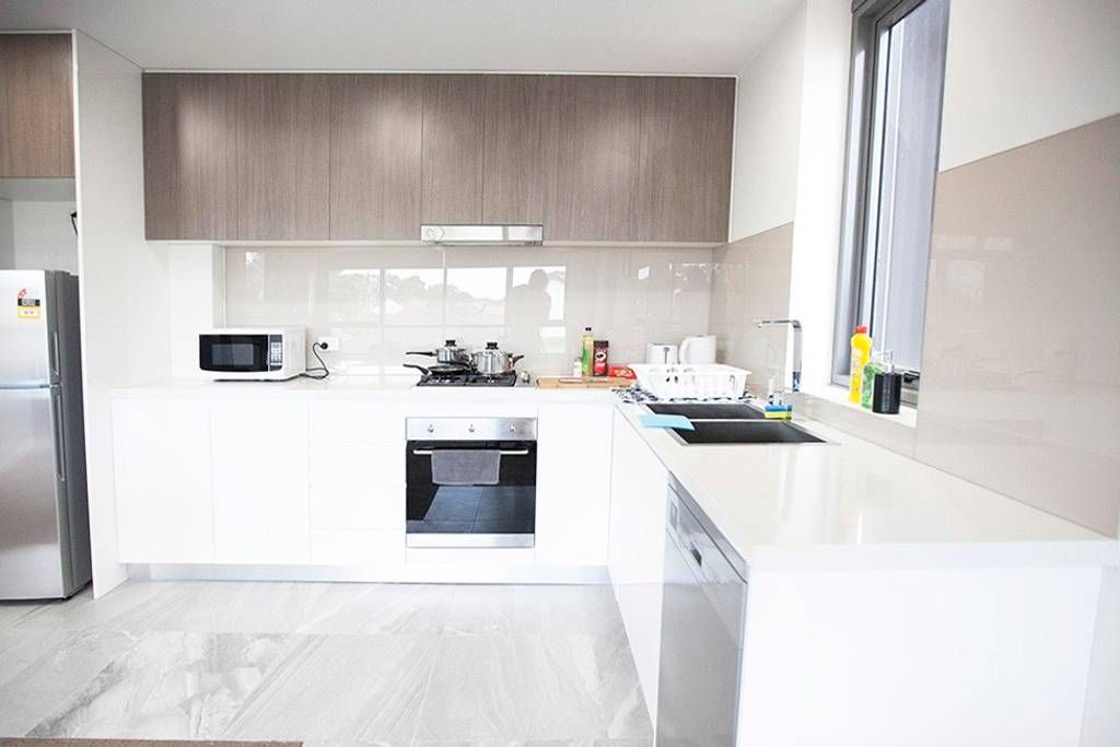 Mascot Apartment | Mascot Stylish 2BD Apartment w Parking 1-7 Guests