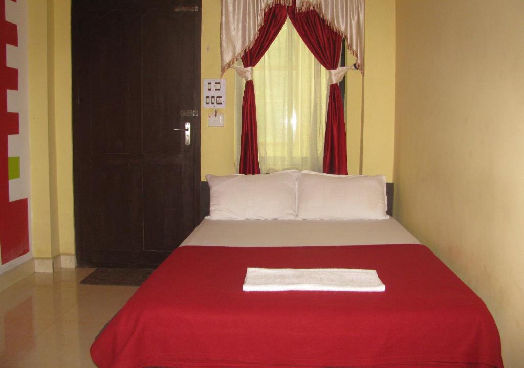 Elappara Hotel | Medows Holidays