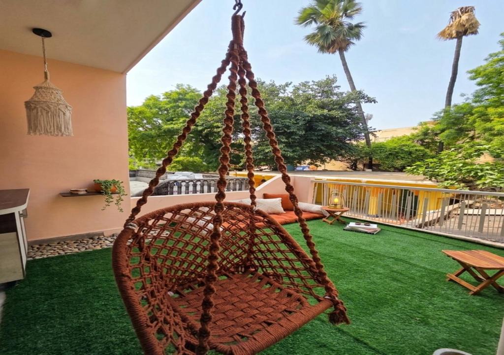 Varanasi Apartment | Mehfil 84