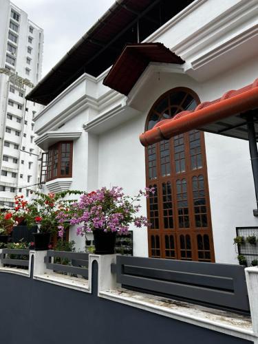 Aluva House | Metro Bliz Alua by thestaypoint