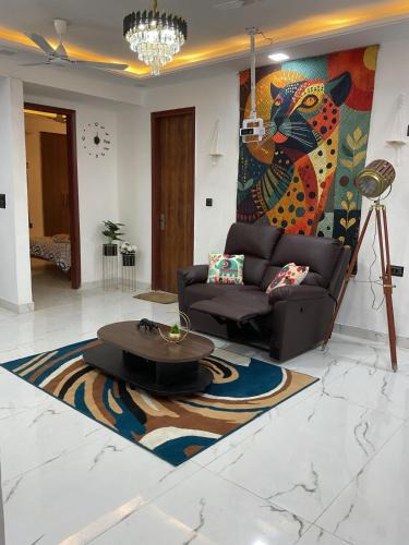 Chhatarpur Apartment | Mi Casa Amore - Cozy 2BHK with Projector