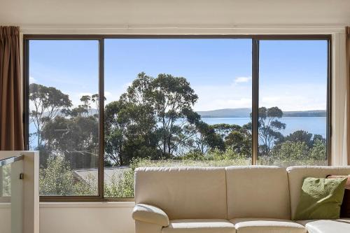 Blackmans Bay House | Mirramar House