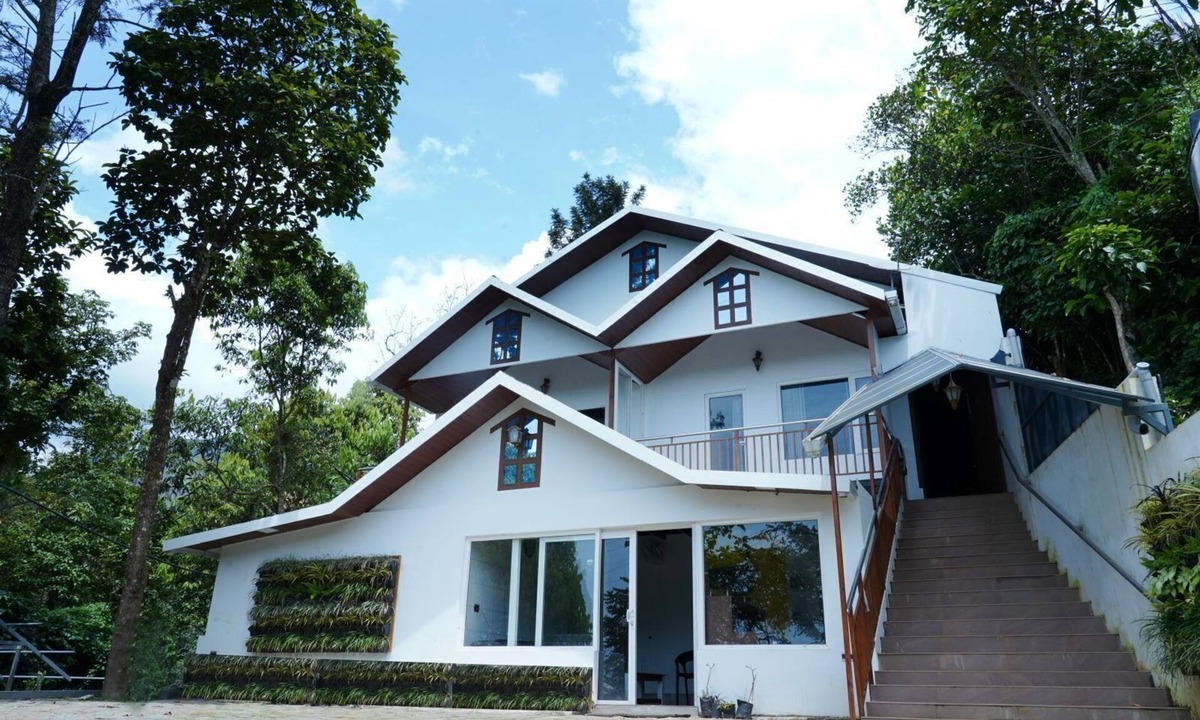 Chithirapuram Bed & Breakfast | Misty Bush Munnar - Deluxe Double Room
