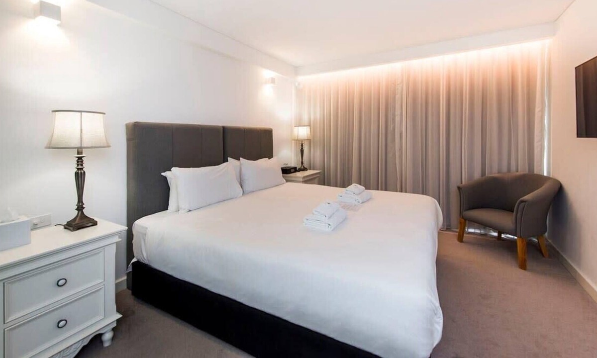 Perth Apartment | Modern Room with Rooftop Terrace Located Centrally