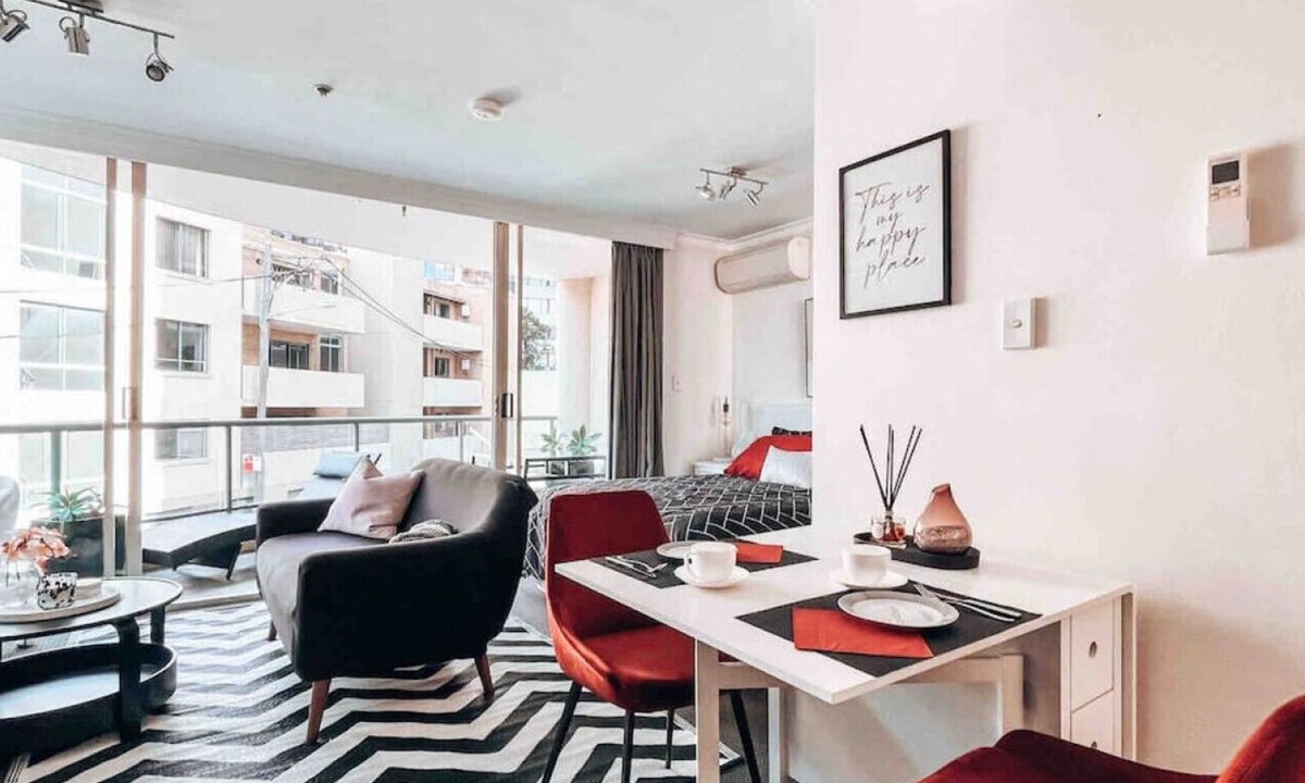 Bondi Junction Apartment | Modern spacious studio with balcony & pool