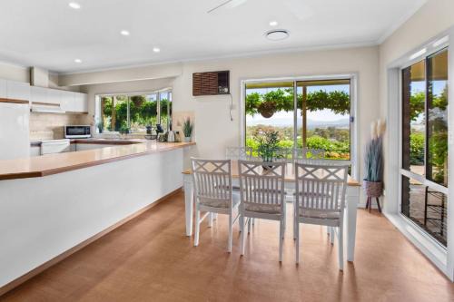 Mansfield House | Monkey Gully Retreat - Pool - Mansfield - Sleeps 9