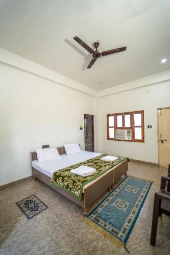Varanasi Hotel | Mumuksh Bhawan - near Assi Ghat