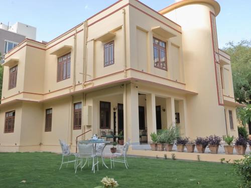 Bani Park House | Mundoota House