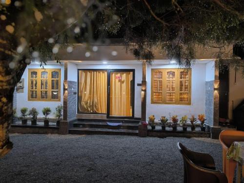 Suryanelli House | Munnar Dream Villa Cottage