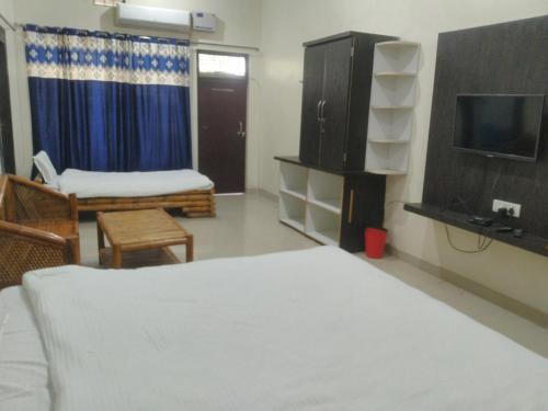 Dindori Hotel | Natraj hotel rooms and restaurant