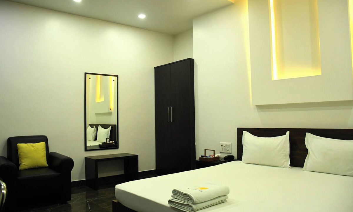Sahibganj Hotel | Nilima palace