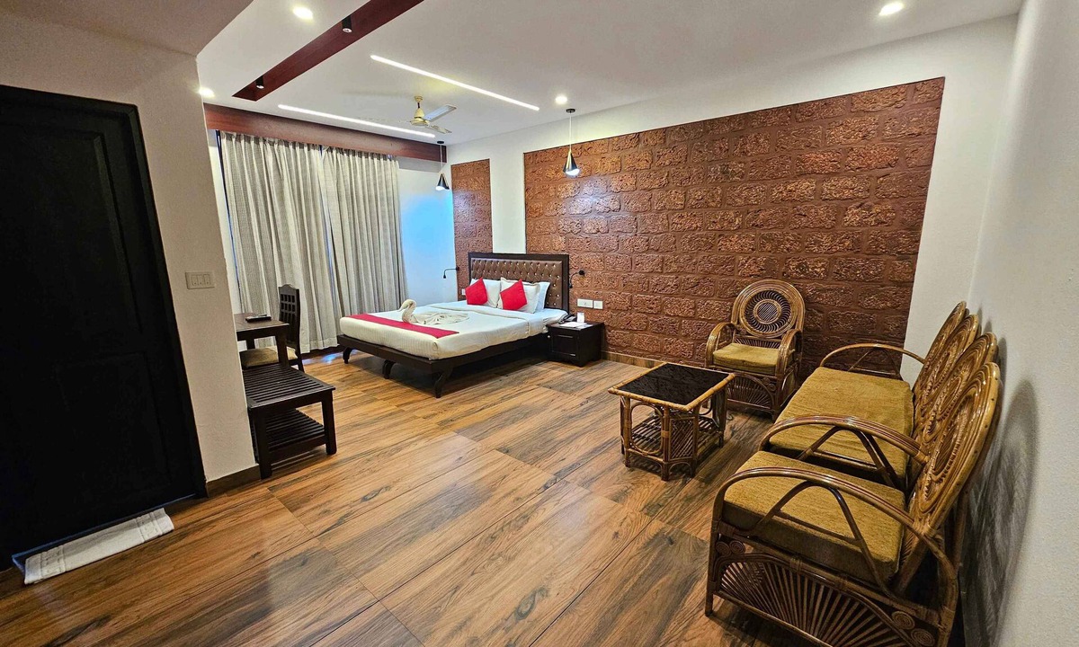 Chittilapilly Hotel | nirmallyam residency hotel pvt.ltd