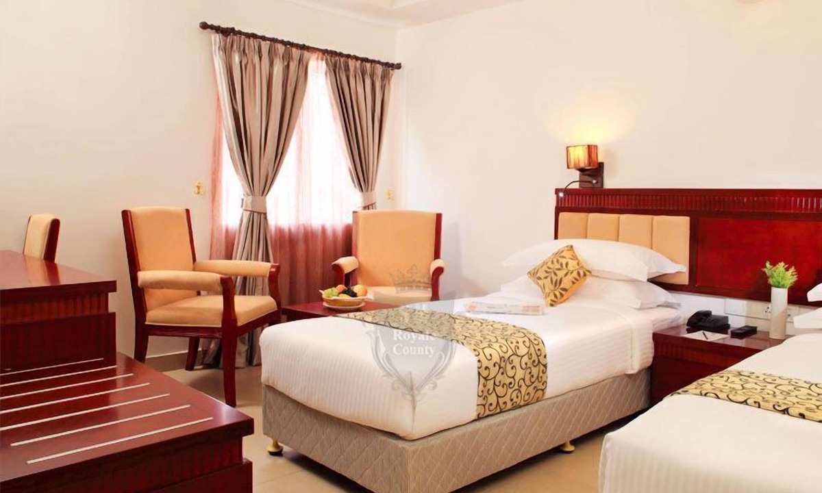 Vyttila Hotel | NM Royale County