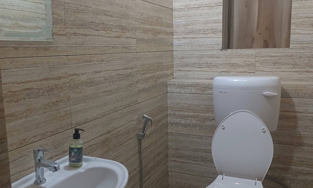 Naini Apartment | OMAXE DG HOMESTAY