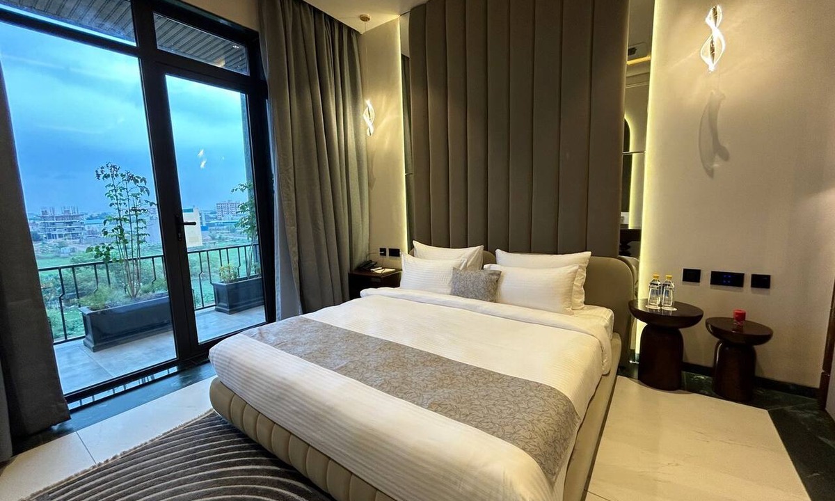Raipur Hotel | Omaya Suites