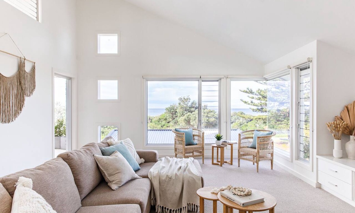 Werri Beach House | Opposite Werri Beach | Heated pool & spa, 7 bedrooms, ocean views, sleeps 14
