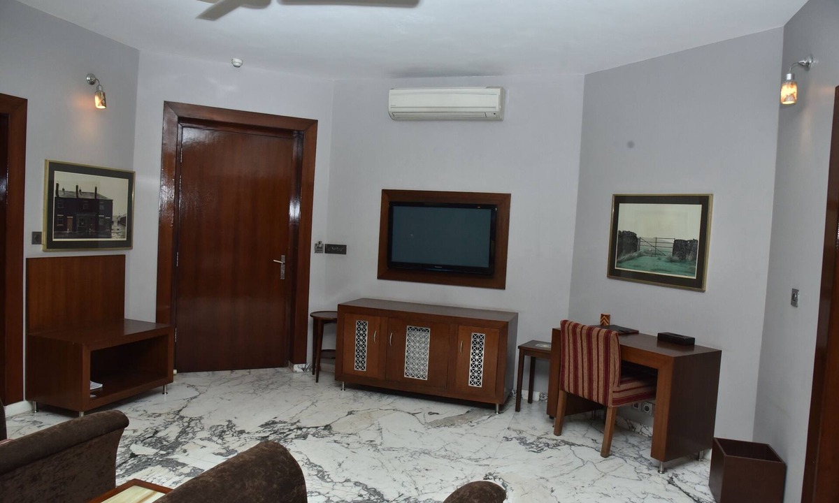 Air Force Area Hotel | Otara Luxury Homestay