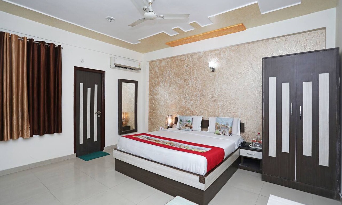 Sikandra Hotel | OYO 11005 Hotel Shanti Palace