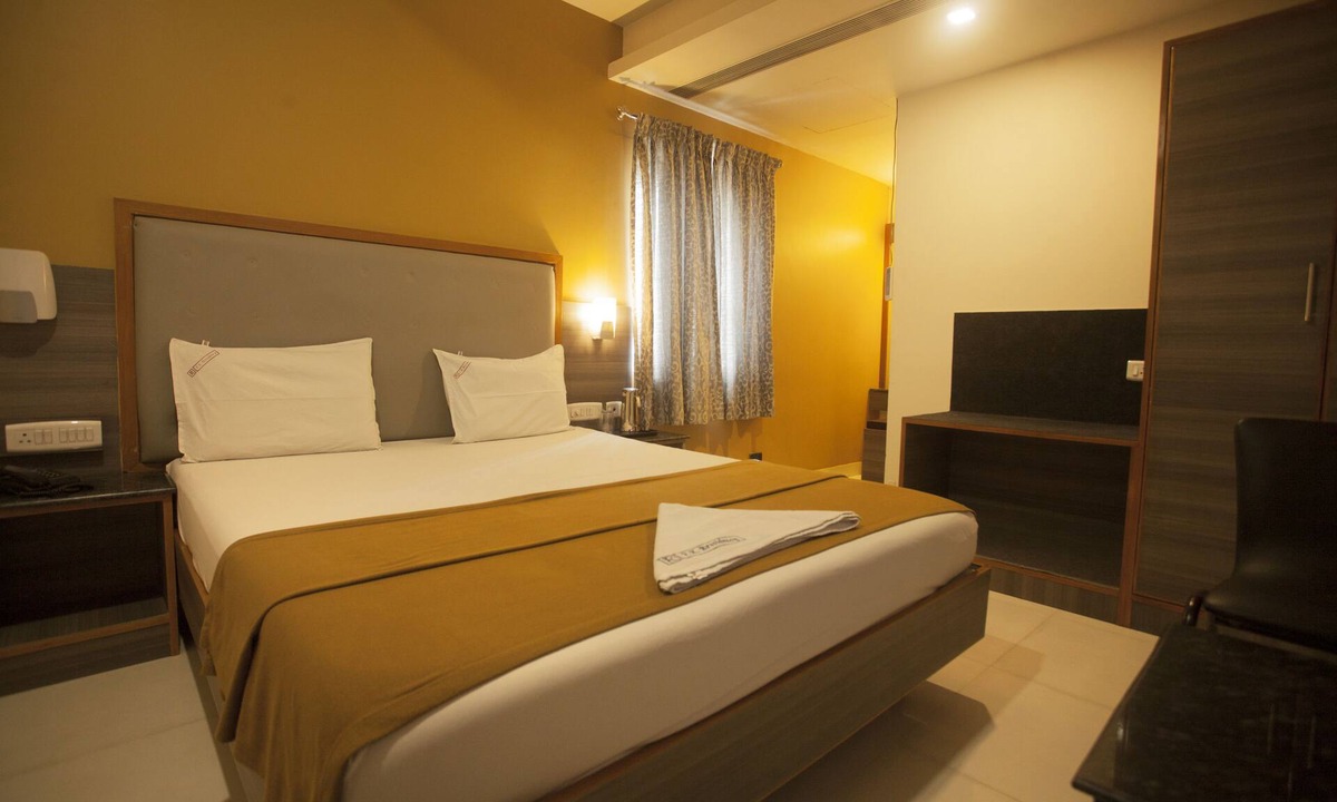 KK Nagar Hotel | P K Rresidency