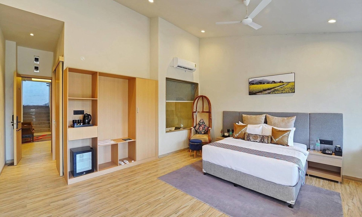 Kohka House | Palette Orient Greenz Pench by CheckIn