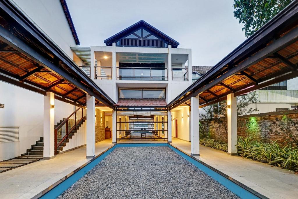 Vypin Hotel | Palette Sealine Beach Resort by CheckIn Cherai, Kochi