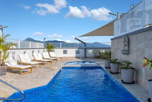 Cairns Central Business District Hotel | Peak Studio - Highview Haven across Shopping Centre