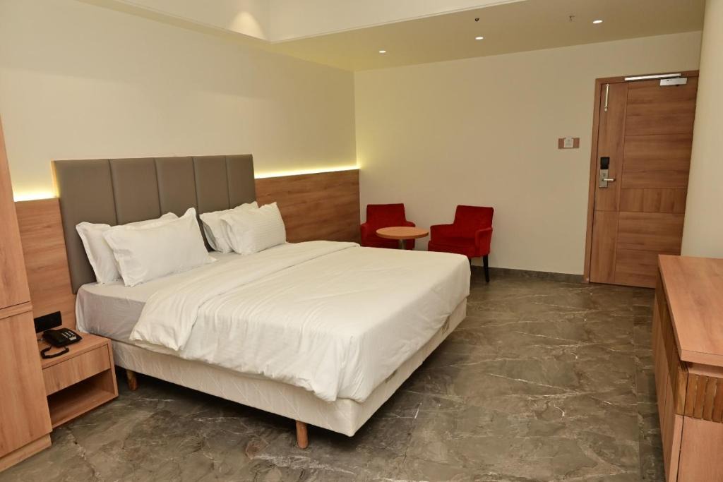 Wadhwan Hotel | Pelican Hotel