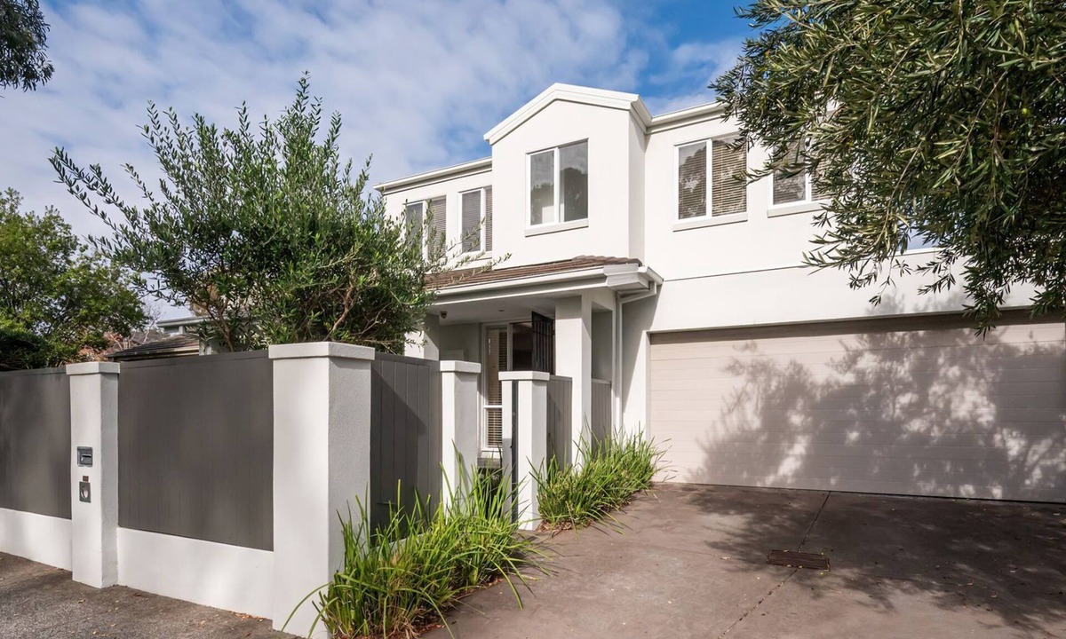 Hampton House | Pet Friendly - Simply Hampton by Property Mums