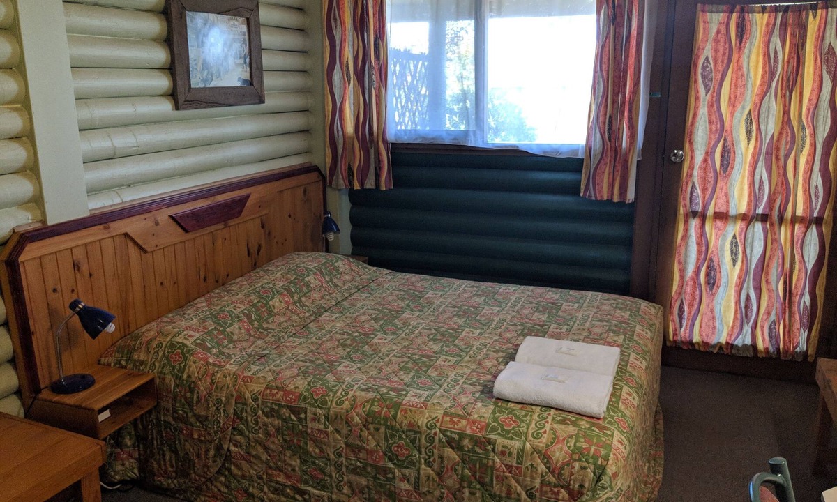 Nelson Hotel | Pinehaven Motel