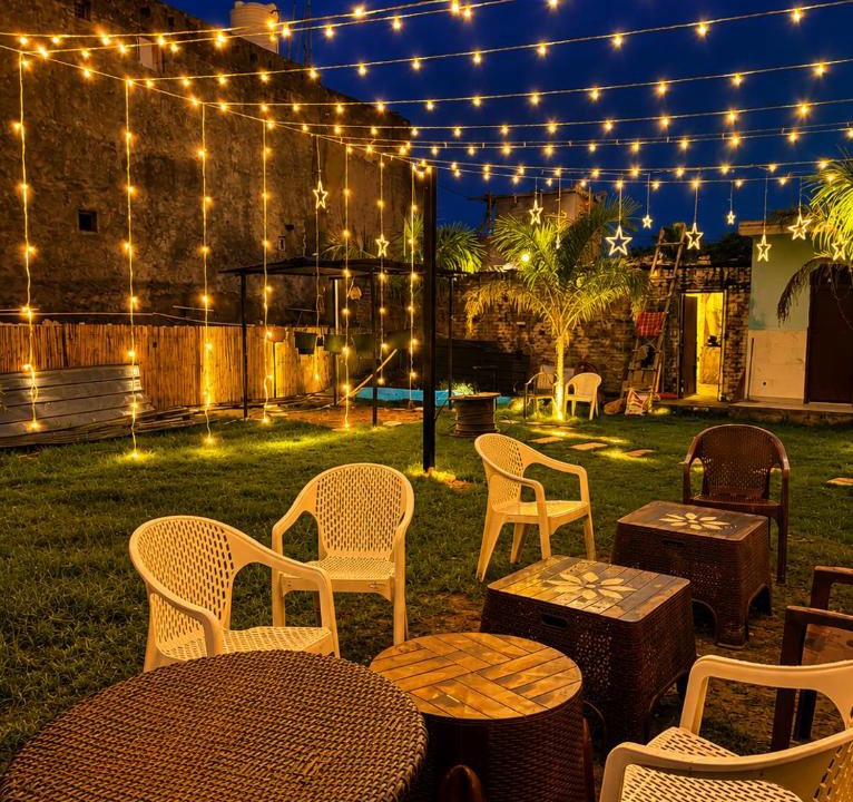 Greater Noida Hotel | Pool and palm