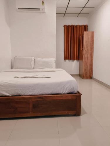Kakkanad Hotel | POSH Residency