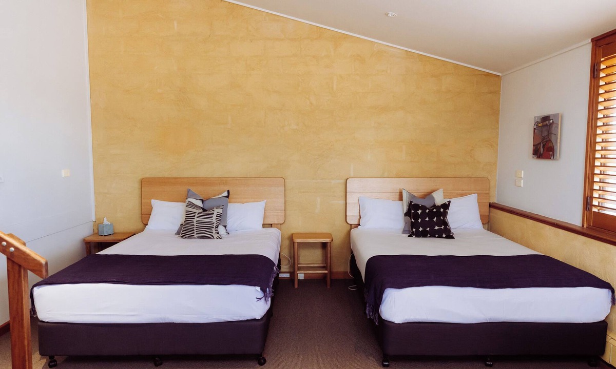 Parachilna Hotel | Prairie Hotel