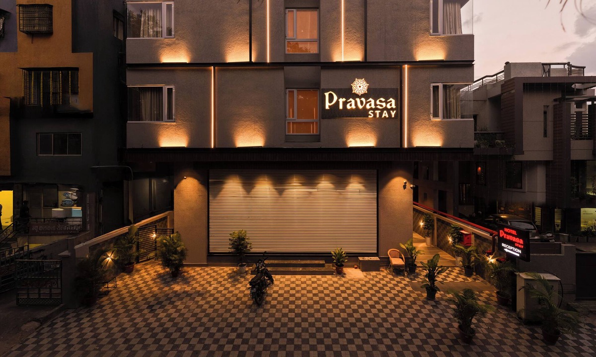 Indore Hotel | Pravasa Stay, Bapat Square