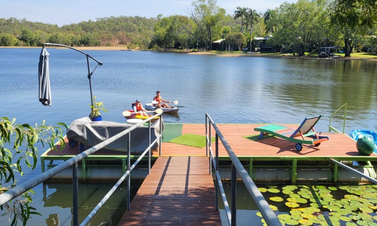 Lake Bennett House | Private pontoon on the lake with everything you need!