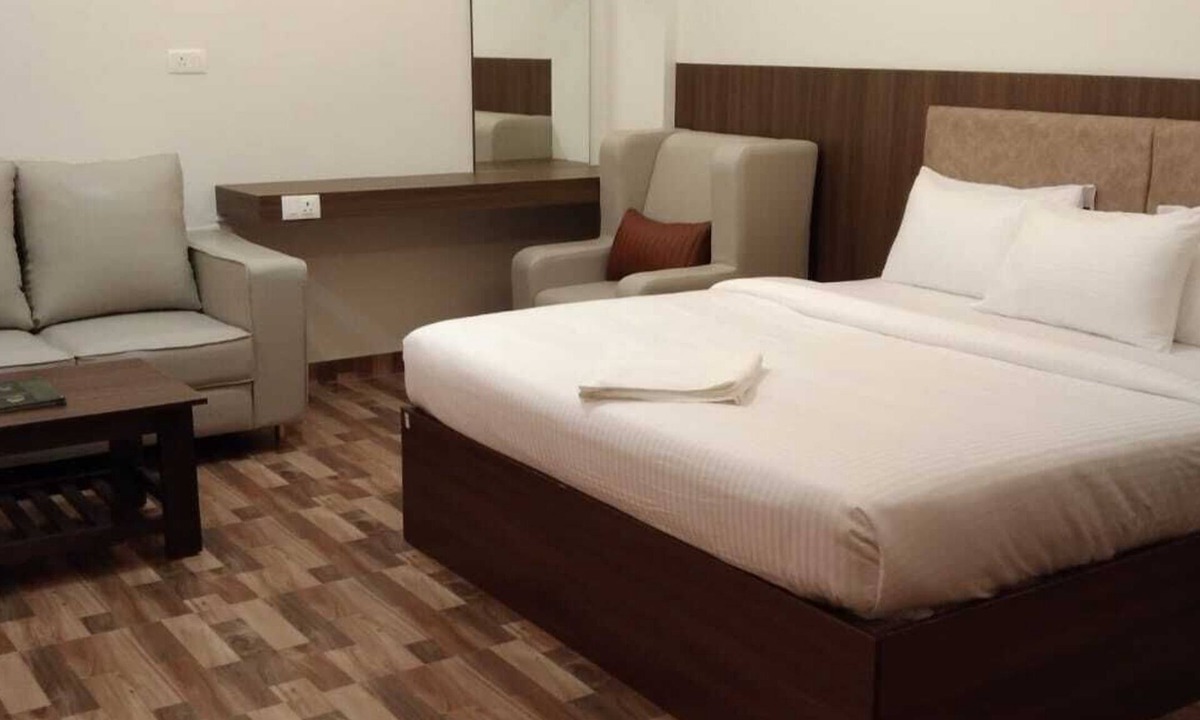 Kolar Hotel | R2B GRAND RAYAN RAM BHAVAN