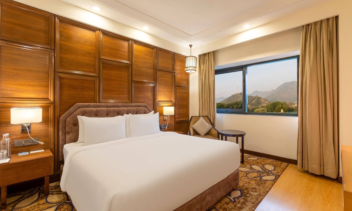 Srinagar Hotel | Radisson Srinagar