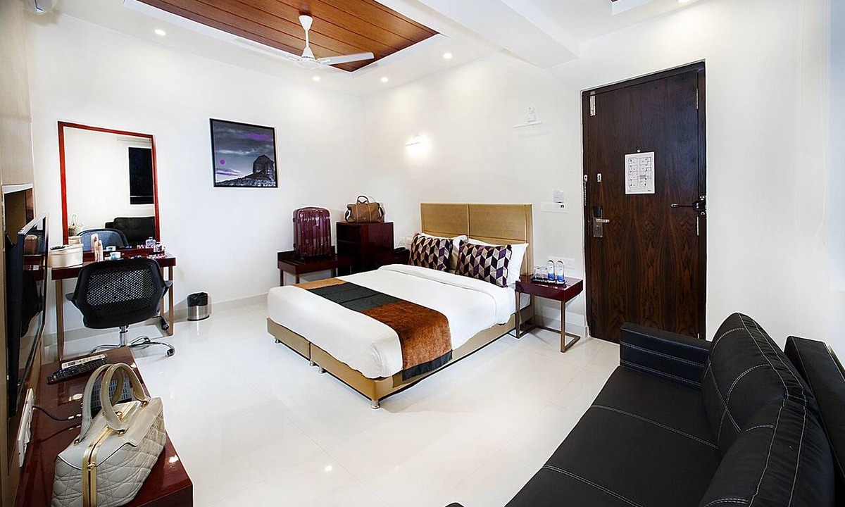 Malleshwaram West Hotel | Raj Residency
