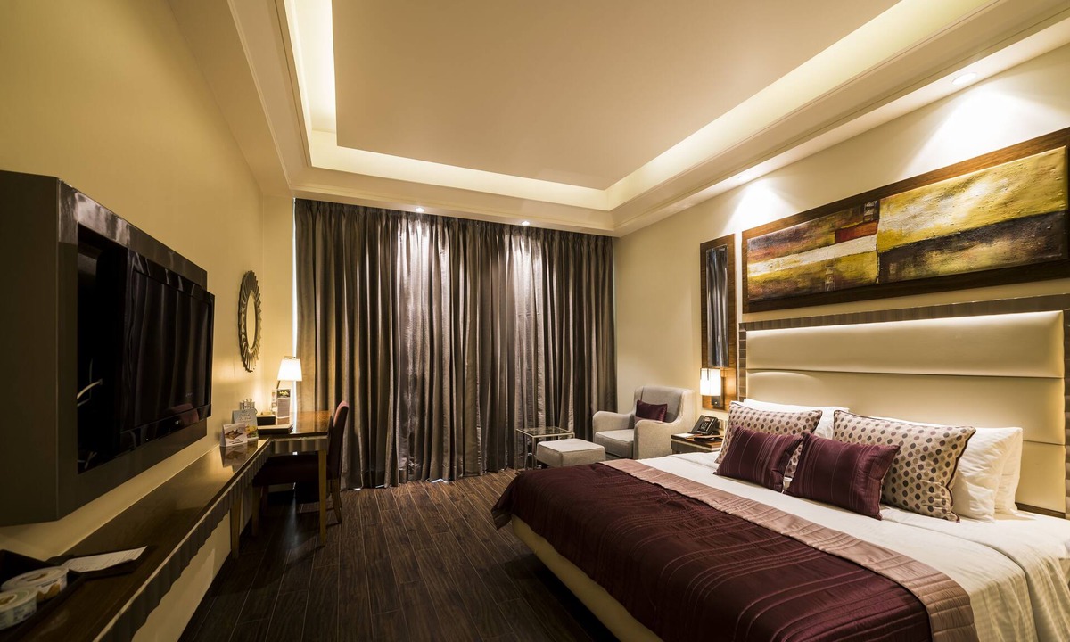 Sushant Lok Hotel | Ramada by Wyndham Gurgaon Central
