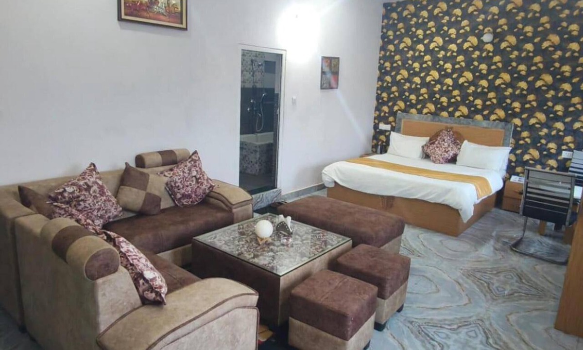 Daltenganj Hotel | River View Resort