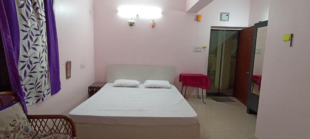 Banjara Hills House | Room in Banjara Hills
