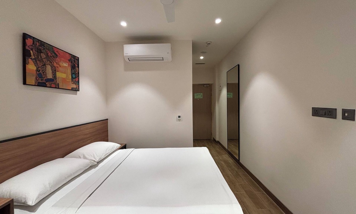 South West Hotel | Round D Clock
