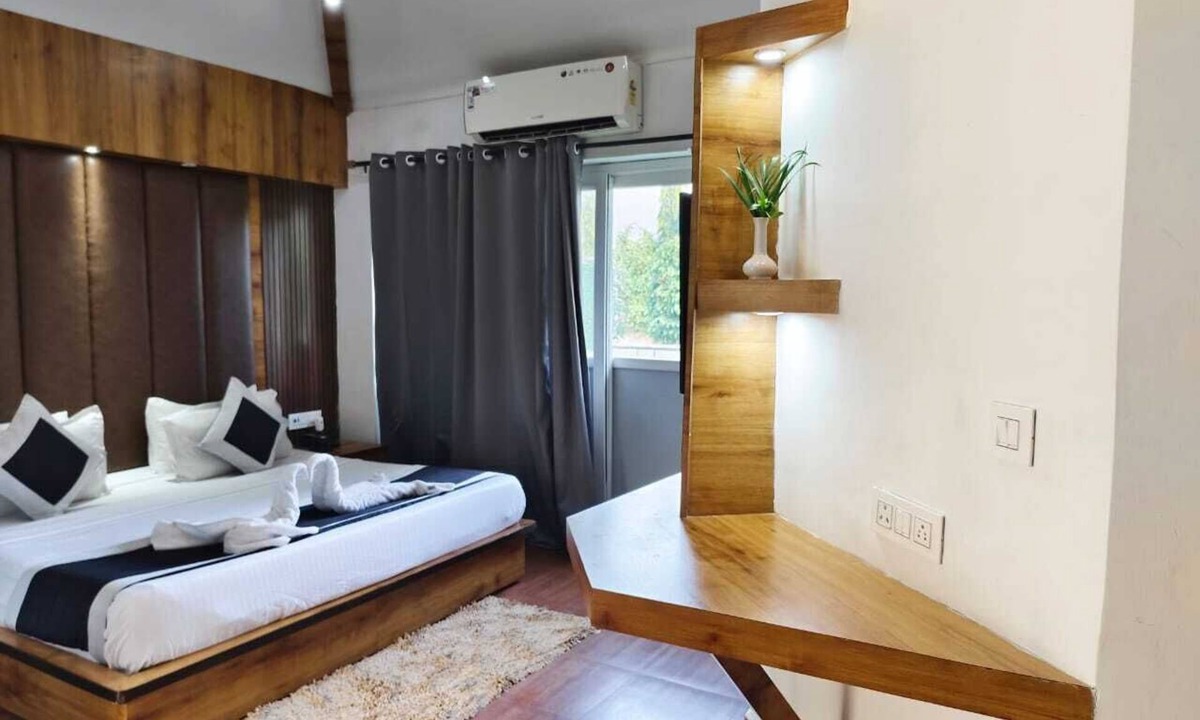Bail Parao Hotel | Royals Moonlight Resort