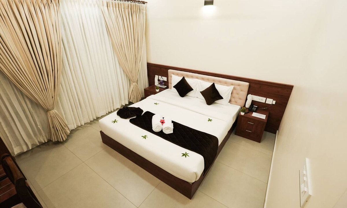 Kanjirappally Hotel | Royalton Residency