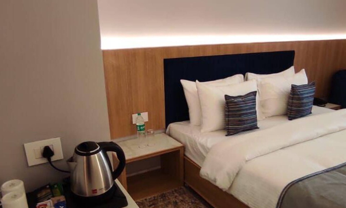 Bhopal Hotel | Sapphire Blue