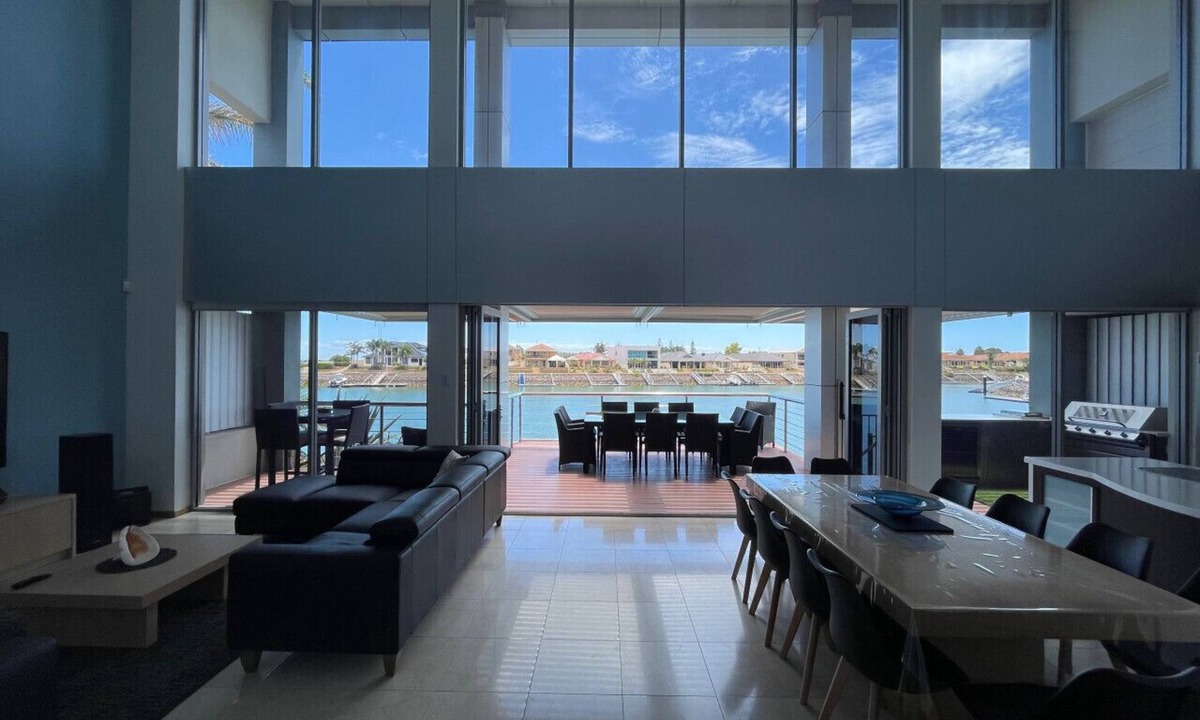 Wallaroo House | Sea Breeze Waterfront Retreat - Wallaroo Marina Frontage