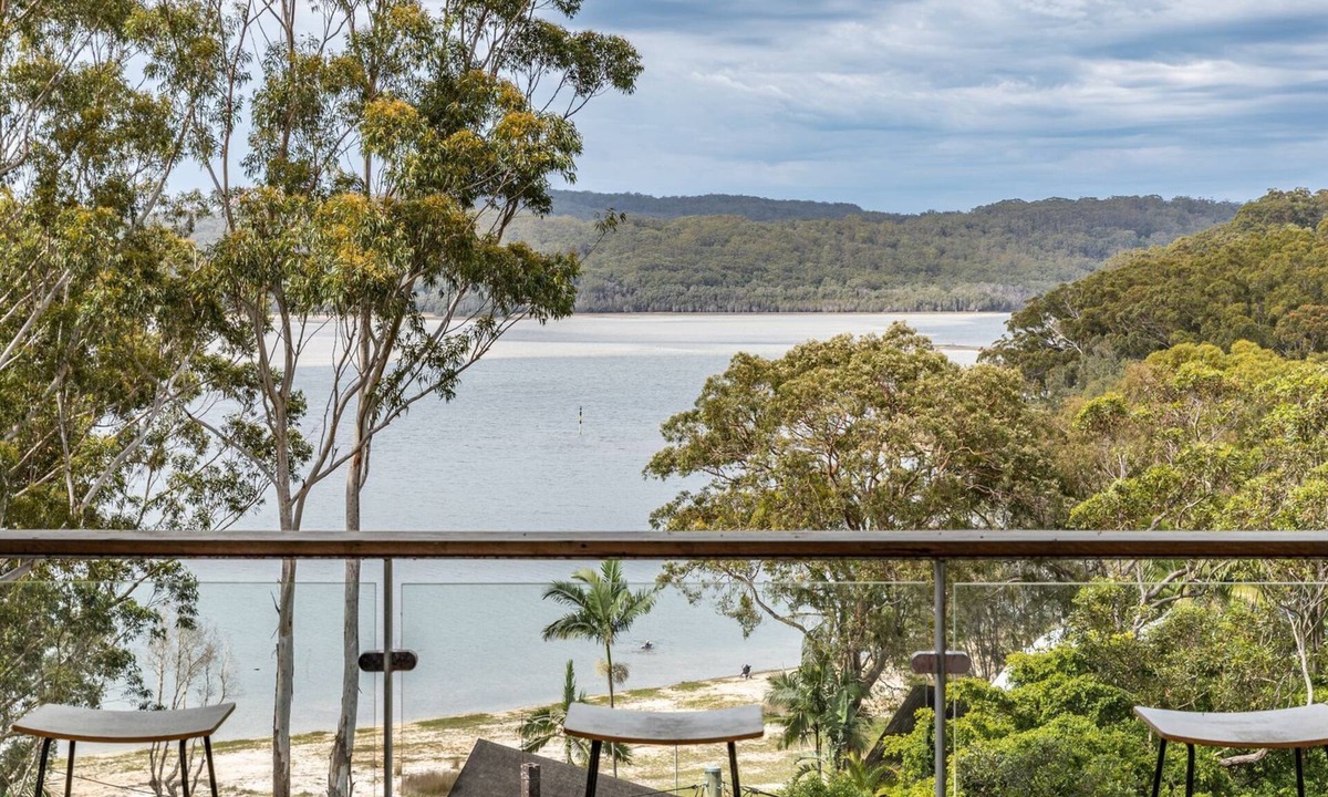 Smiths Lake House | Seashells Lakeside Holiday Perfection