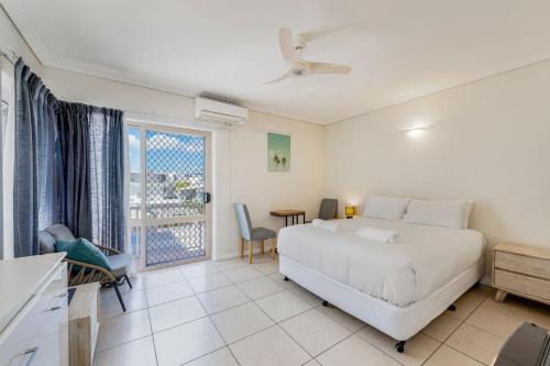 Bargara Hotel | Shoreline Apartments - Unit 4b